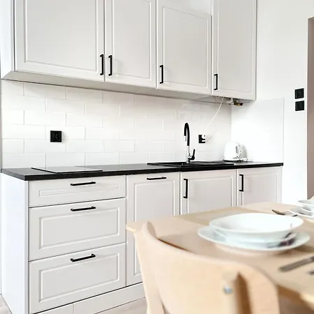 For 6 Guests, 2 Bathrooms And Air Conditioning * 크라쿠프