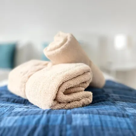 For 6 Guests, 2 Bathrooms And Air Conditioning 아파트 *
