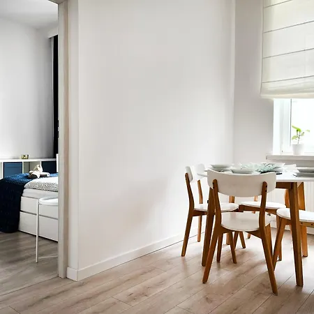For 6 Guests, 2 Bathrooms And Air Conditioning 크라쿠프