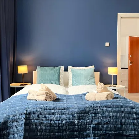 아파트 For 6 Guests, 2 Bathrooms And Air Conditioning