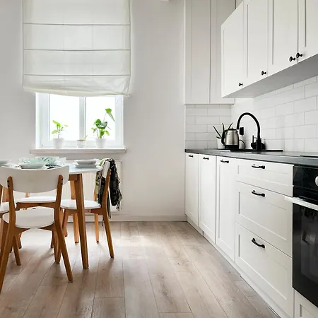 For 6 Guests, 2 Bathrooms And Air Conditioning 아파트