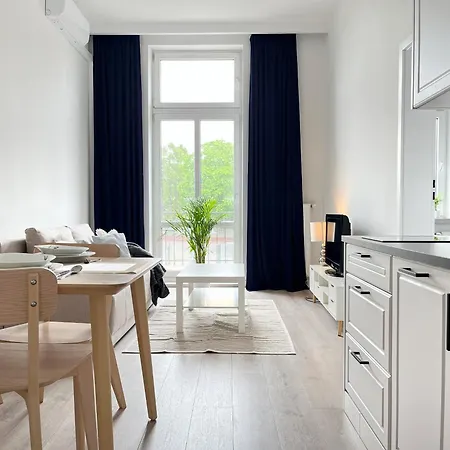 For 6 Guests, 2 Bathrooms And Air Conditioning 아파트 *