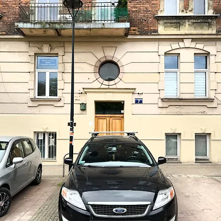 For 6 Guests, 2 Bathrooms And Air Conditioning